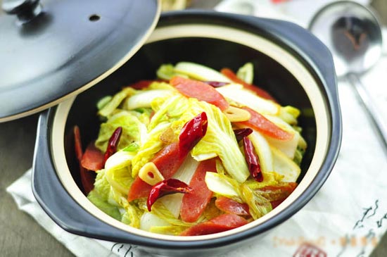 Cải thảo xào xúc xích 