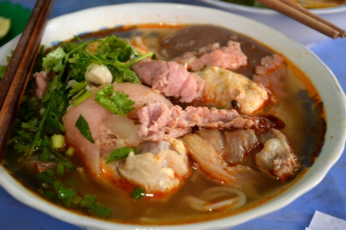 Bún bò giò heo