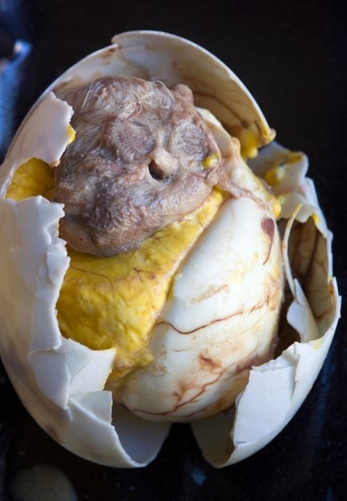 Trứng vịt lộn