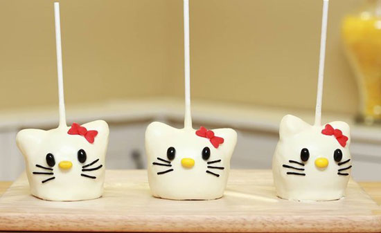 Kẹo chocolate trắng để làm quà tặng các bé gái thì tuyệt.