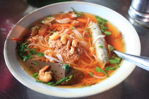 8. Bún riêu cua gần cổng công viên Văn Lang