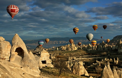 Ngắm Cappadocia của Thổ Nhĩ Kỳ từ khinh khí cầu - Ảnh: Fotolia 