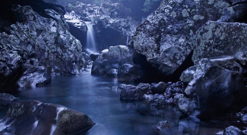 Thác Wonang ở đảo Jeju.