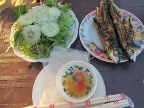 Cá chuồn xanh nướng được nhiều người yêu thích