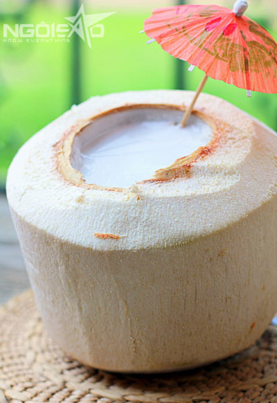 Thạch trái dừa vừa ngon vừa đẹp mắt.