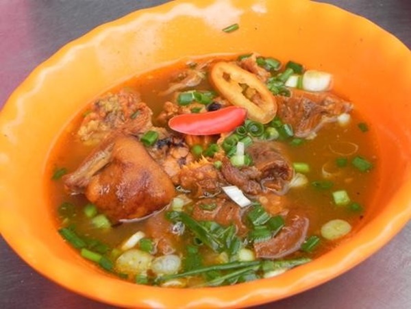 Cận cảnh phần thịt dê bắt mắt.