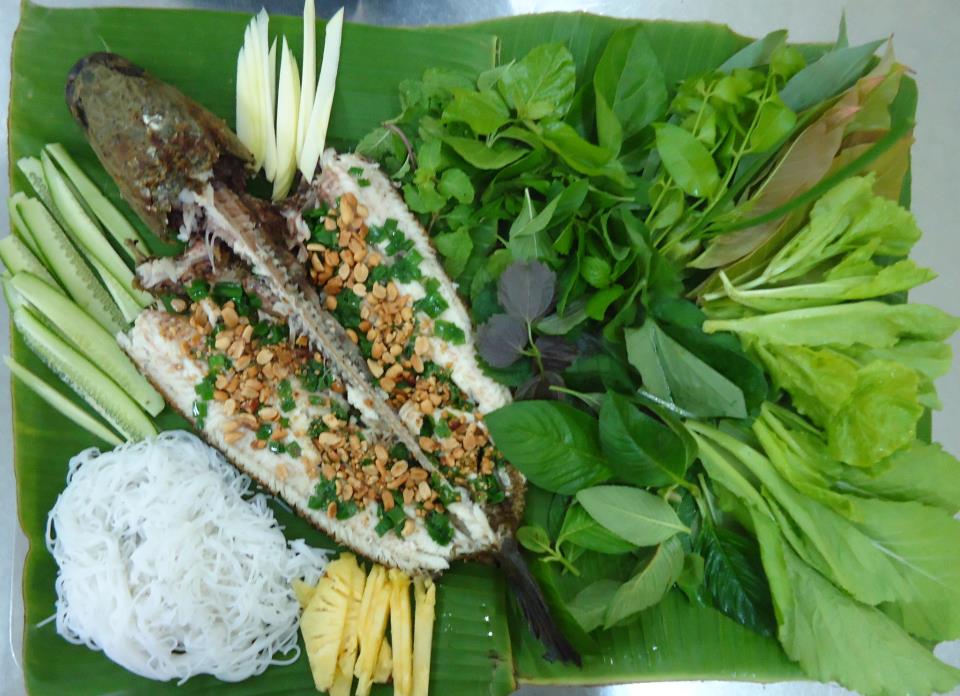 Cá lóc nướng trui – Đặc sản miền Tây giữa Sài Gòn