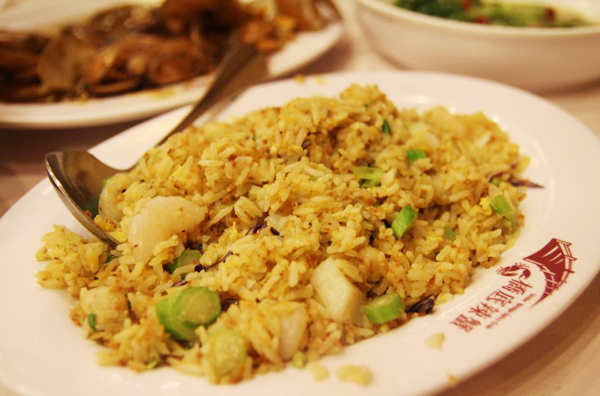 Cơm rang hải sản.