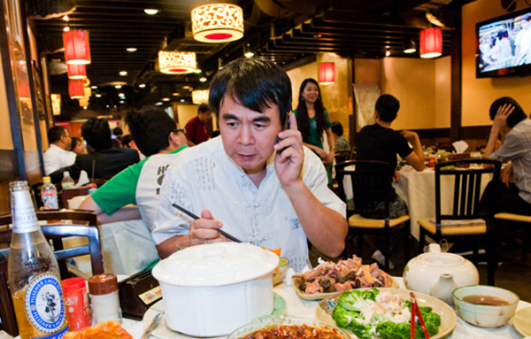 Ông chủ Wong của chuỗi 5 nhà hàng Under Bridge Spicy Crab.