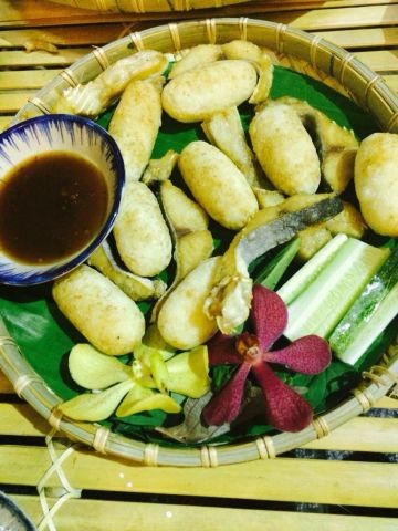 Cơm nắm cá khô