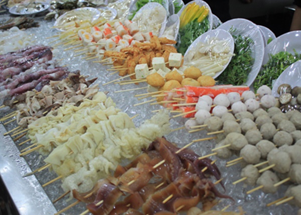 Đủ món xiên nướng