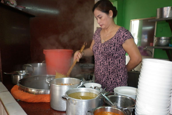 Phở khô ở Quán Hồng được chế biến theo đúng hương vị đặc trưng của “ Phố Núi”