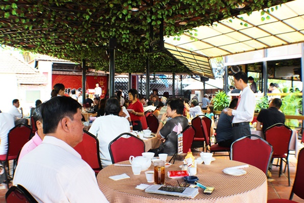 Khu sân vườn