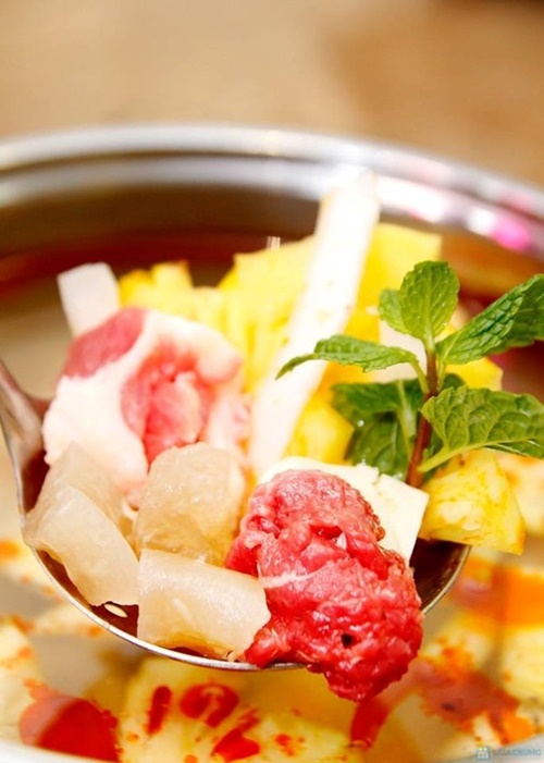 Ăn lẩu gầu bò giữa trời hè Hà Nội