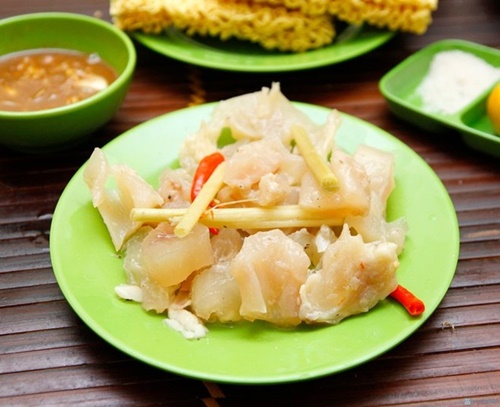 Ăn lẩu gầu bò giữa trời hè Hà Nội