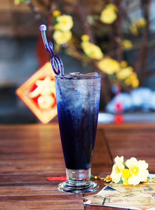 Chút nổi loạn với X-Friends Coffee