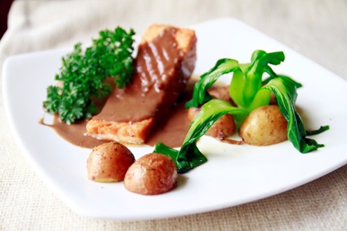 Đi ăn món tây giá rẻ ở Bonjour Resto’ 