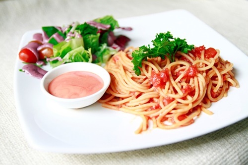 Đi ăn món tây giá rẻ ở Bonjour Resto’