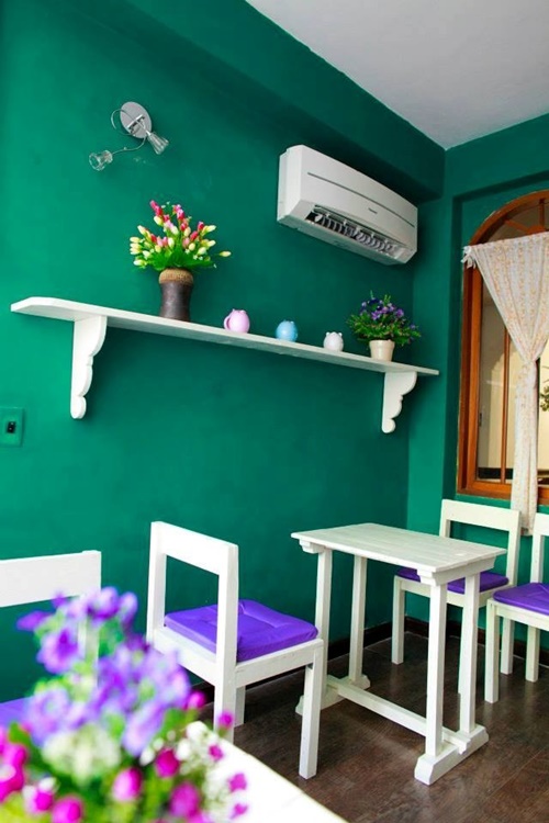Những món đồ hoài niệm ở cà phê nhà kho 