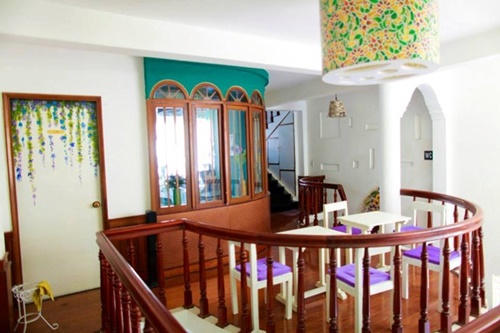 Những món đồ hoài niệm ở cà phê nhà kho 