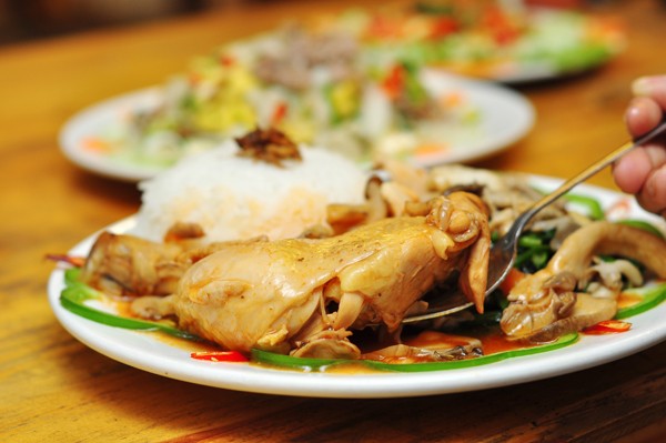 Quán ăn gây nghiện với dân công sở phố Lò Đúc
