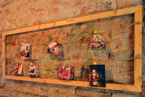 Quán cafe thô mộc trong ngõ hẹp phố cổ