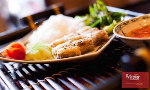 Thưởng thức bún chả nem ngon tại Bún Nam