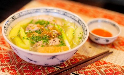 Thưởng thức bún chả nem ngon tại Bún Nam