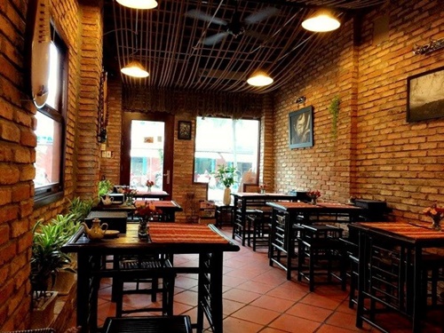 Thưởng thức bún chả nem ngon tại Bún Nam