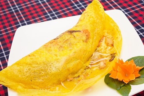 Tới nhà hàng món Âu ăn bánh xèo A Phủ 