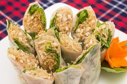 Tới nhà hàng món Âu ăn bánh xèo A Phủ 