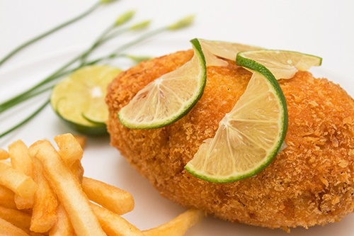 Tới nhà hàng món Âu ăn bánh xèo A Phủ 