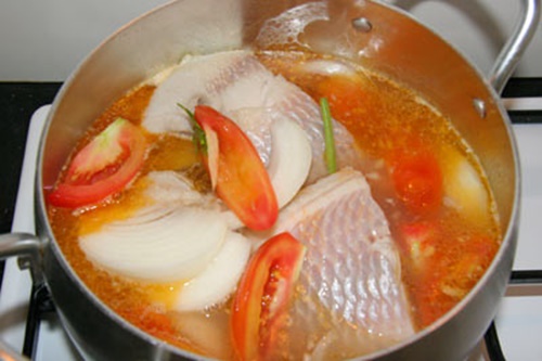 Canh cá điêu hồng nấu ngót 