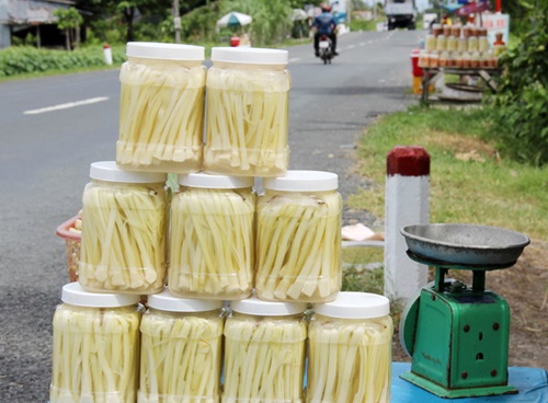 Chua giòn dưa bồn bồn Cà Mau