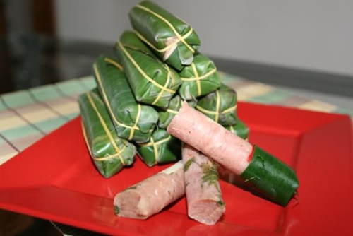 Đủ vị nem chua Thanh Hóa