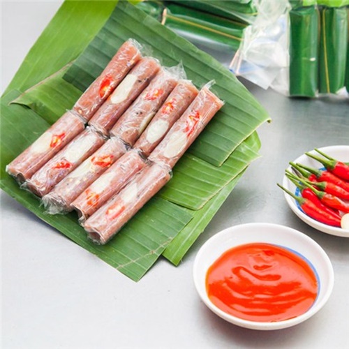 Đủ vị nem chua Thanh Hóa