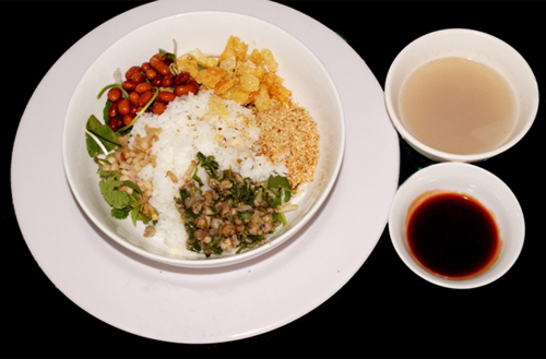 Cơm hến Huế