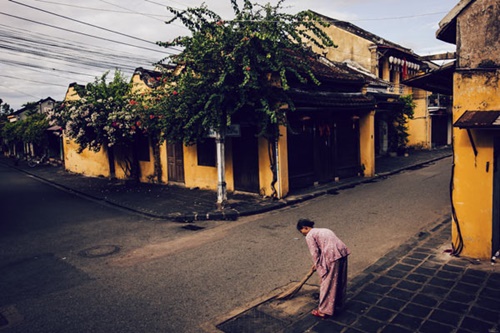 Hội An trầm mặc, yên bình lúc sớm mai 