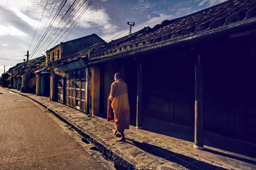 Hội An trầm mặc, yên bình lúc sớm mai 