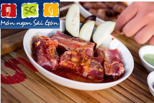 “Sườn bò”dày thịt được tẩm ướp gia vị đặc sắc.