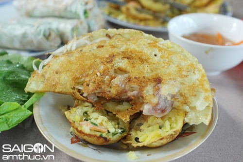 Ngày mưa Sài Gòn, tìm ăn bánh xèo bánh khọt