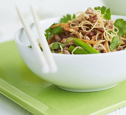 Ngon miệng với thịt heo xào mì