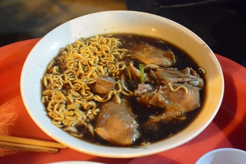 Những món nóng hấp dẫn cả trong ngày hè Hà Nội