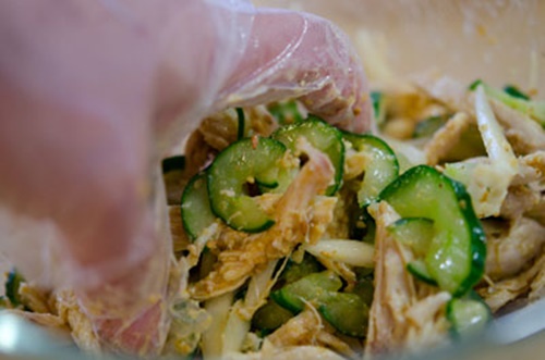 Salad gà chua ngọt Hàn Quốc