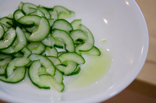 Salad gà chua ngọt Hàn Quốc