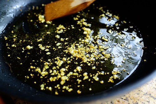 Salad mì ống cải xoăn