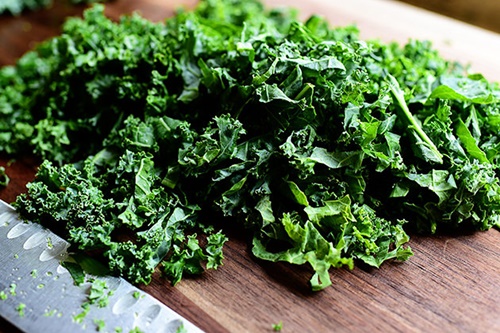 Salad mì ống cải xoăn