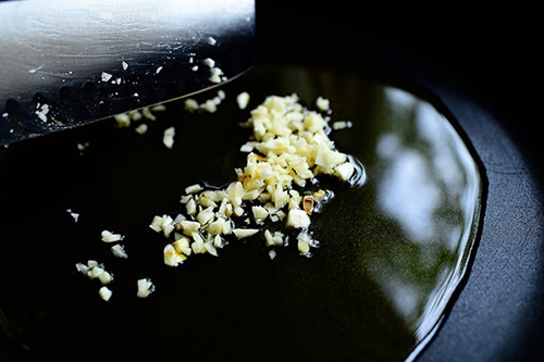Salad mì ống cải xoăn