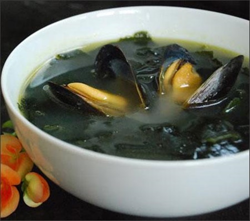 Thanh mát cơ thể với những món canh từ rong biển