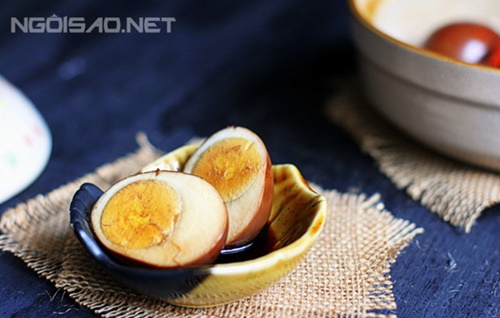 Trứng kho nước tương đơn giản mà ngon miệng